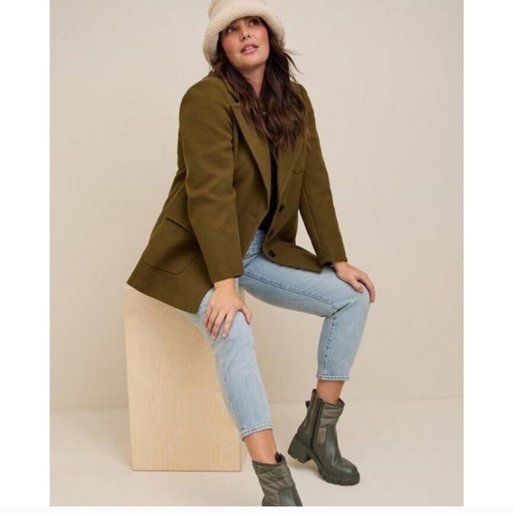 Torrid Asymmetrical Pockets Coat Women Plus Size 4 Army Green Three Button